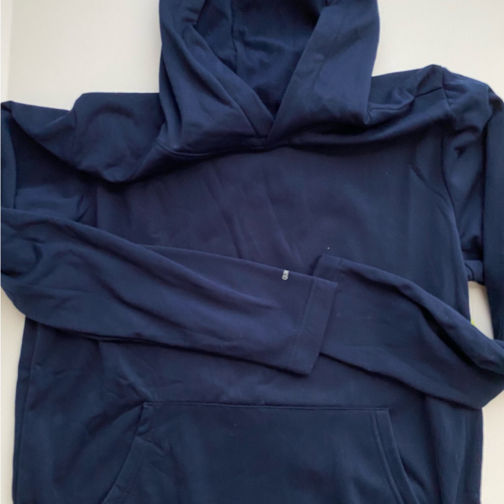 Xersion signature, Navy hoodie, sweatshirt front pocket stay dry training. NWT